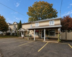 335 - 335A Boul. Adolphe-Chapleau Bois-Des-Filion, QC J6Z 1Y6