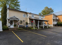 335Z - 335AZ Boul. Adolphe-Chapleau Bois-Des-Filion, QC J6Z 1Y6